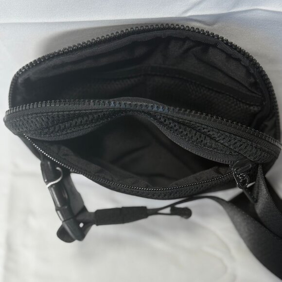 Lululemon NWT Black Mesh Belt Bag - Picture 7 of 7